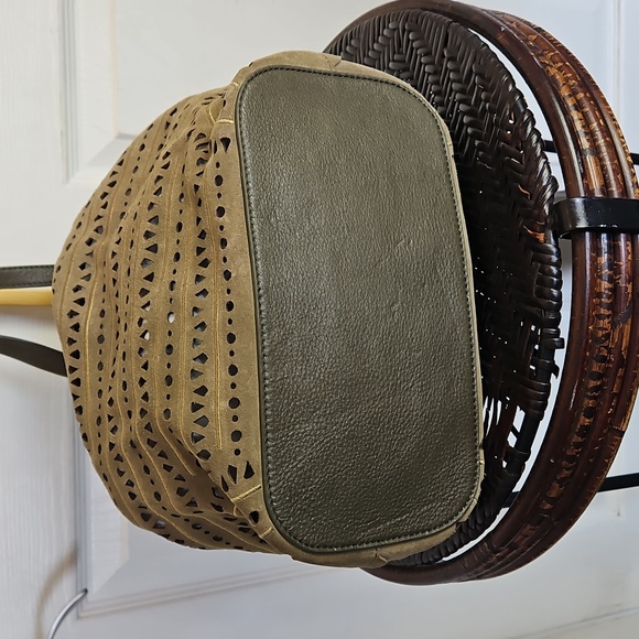 Large UGG 100% leather Crossbody bag laser cut design With Wristlet Olive Green - Picture 5 of 16